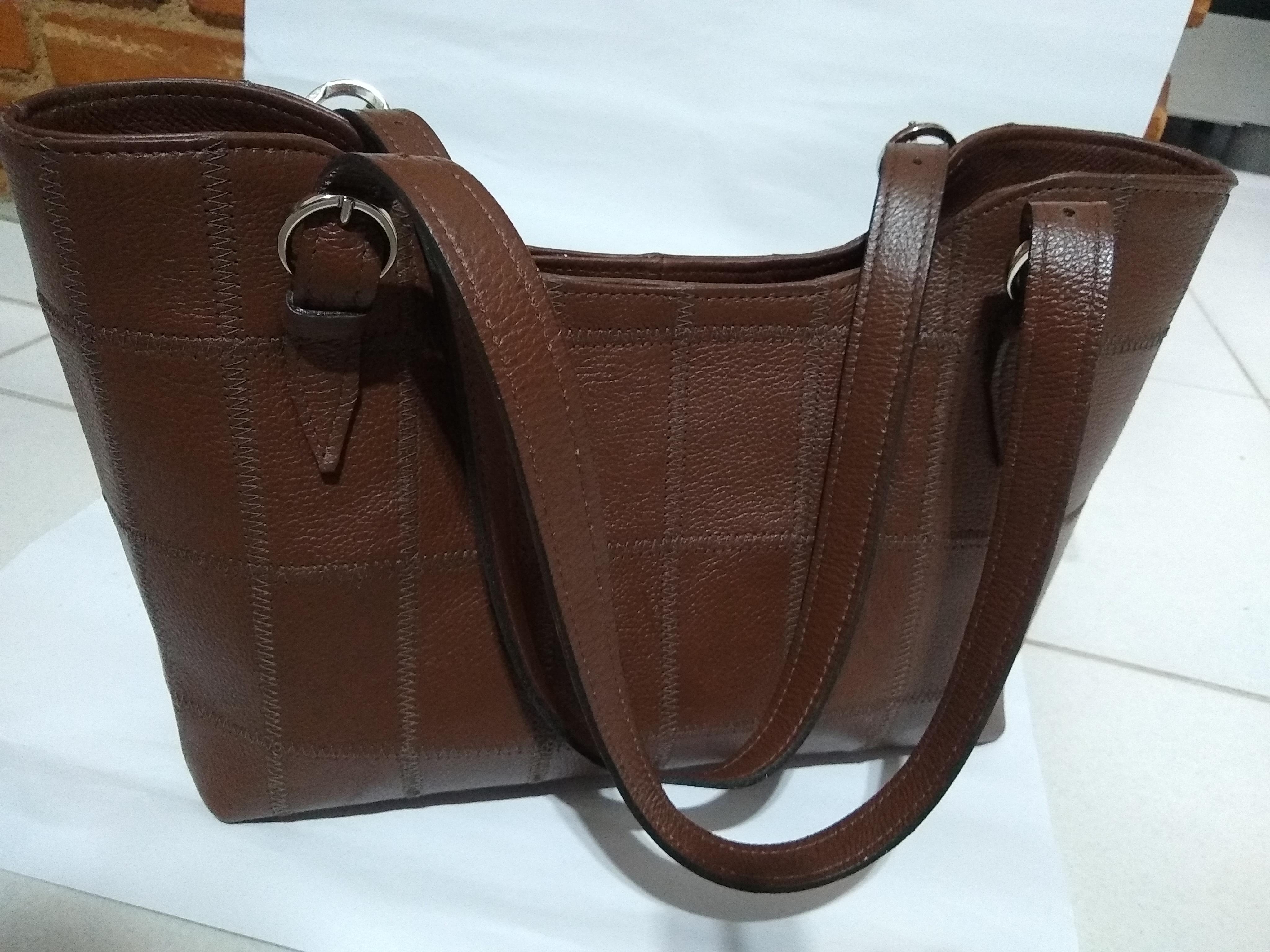 Bolsa de Couro Legitimo Retalhos selecionados / estruturada/ colorida